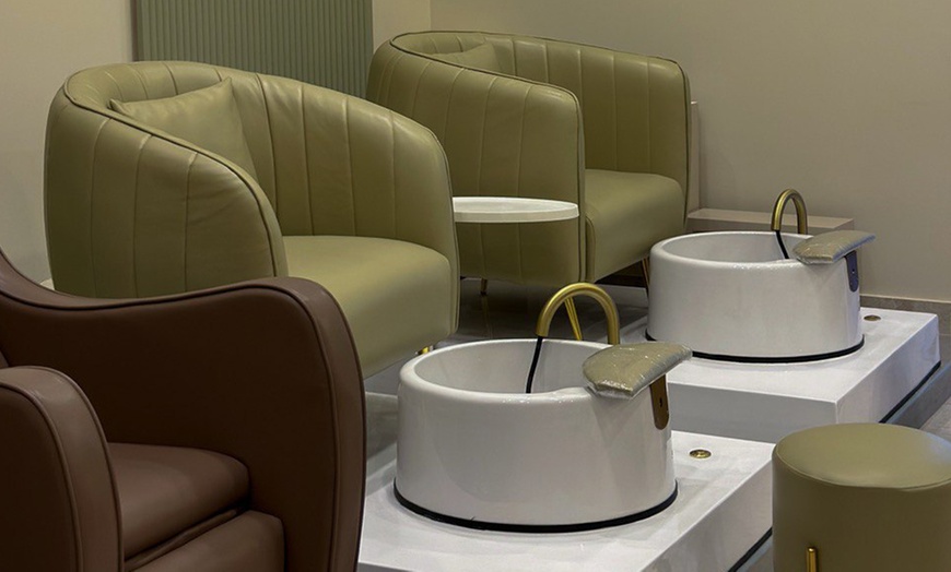 Image 4: Dr Renaud Facial or Choice of Whitening/Diamond/Vitamin Facial Package