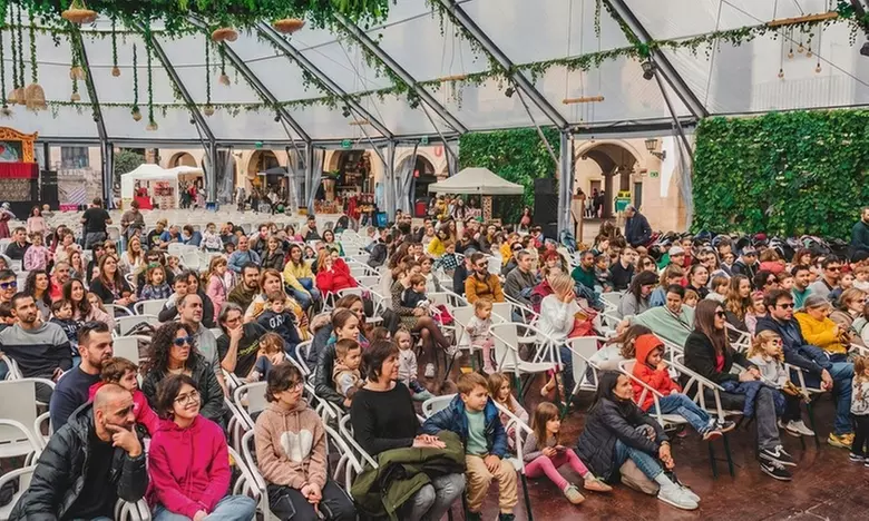 Entrada al Festival de Marionetas de Barcelona en Poble Espanyol