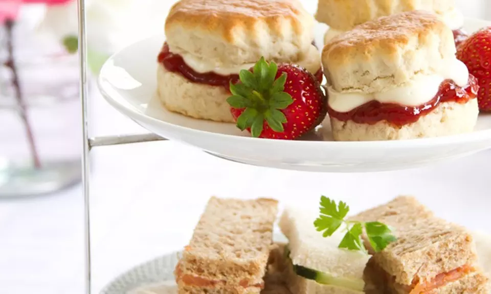 Cream oder Royal Tea in der Bristol Lounge & Eatery