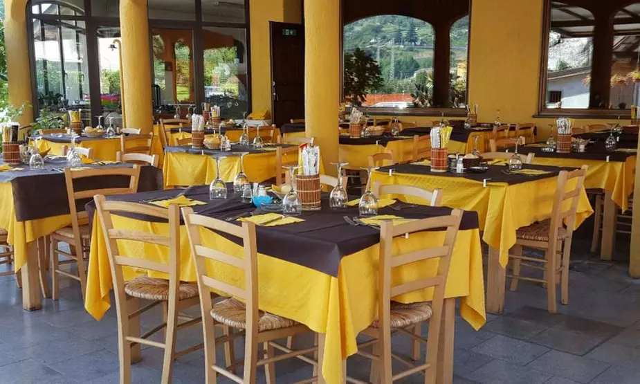 Costa Volpino: 1 notte con colazione o mezza pensione e Spa