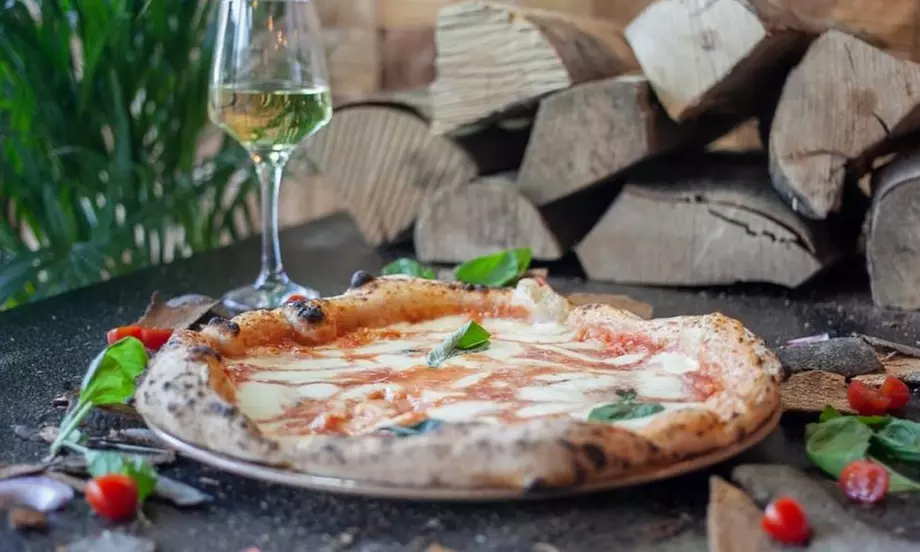 3-daniowa uczta dla 1-4 osób i więcej w Pizza Pasta Napoli Gdynia 2.0 (do -21%) - Primary Image