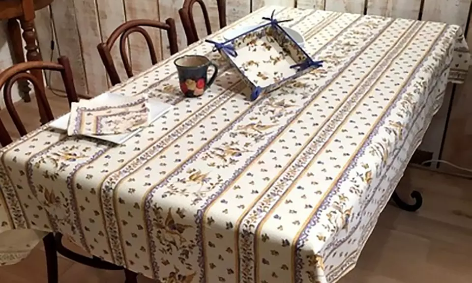 Nappe provençale anti-tache 100 % polyester moustier Promo Linge, format au choix - Primary Image