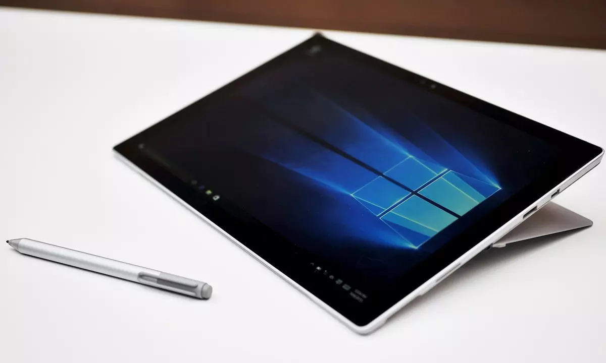 Microsoft Surface Pro 4 128GB (New) - Primary Image