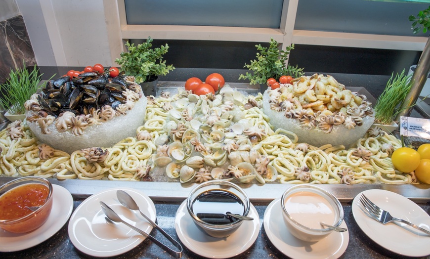 Image 2: 5* Theme Night Dinner Buffet at La Fontana @ 5* Stella Di Mare