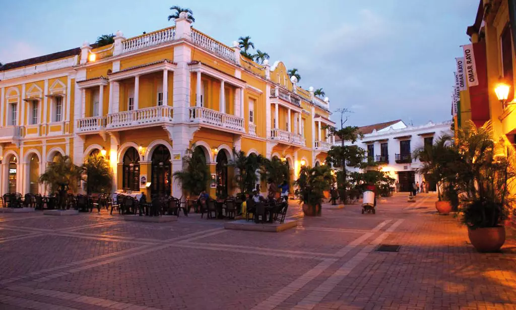 ✈ All-Inclusive Decameron Cartagena Stay with Air from Travel by Jen