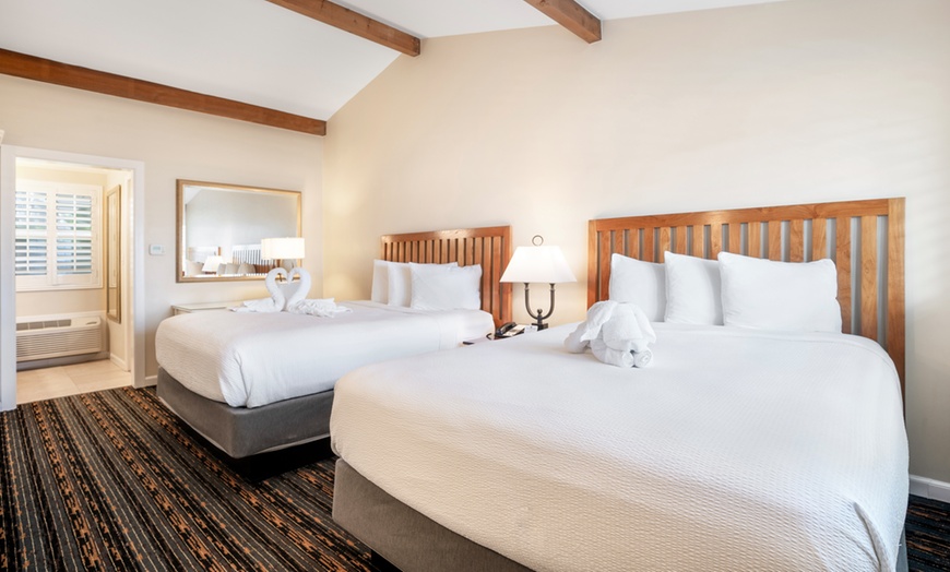 Image 23: Waterfront Resort on Mission Bay with Two Heated Pools