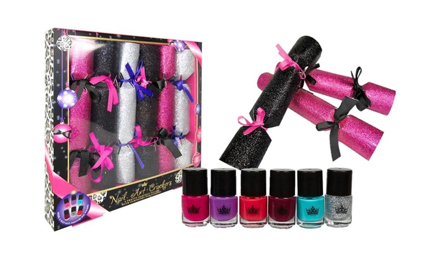 Image 1: 1x, 2x oder 5x 6er-Pack SDI Paris Weihnachtscracker mit Nagellack