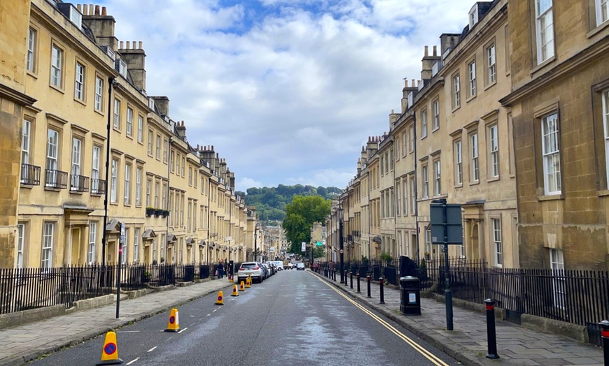 Image 12: Bath: 4* Traditional Standard Room Stay with Optional Breakfast