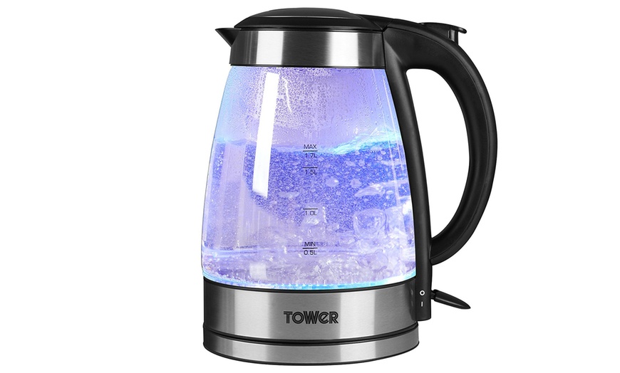 Image 2: Tower Illuminating Glass Kettle