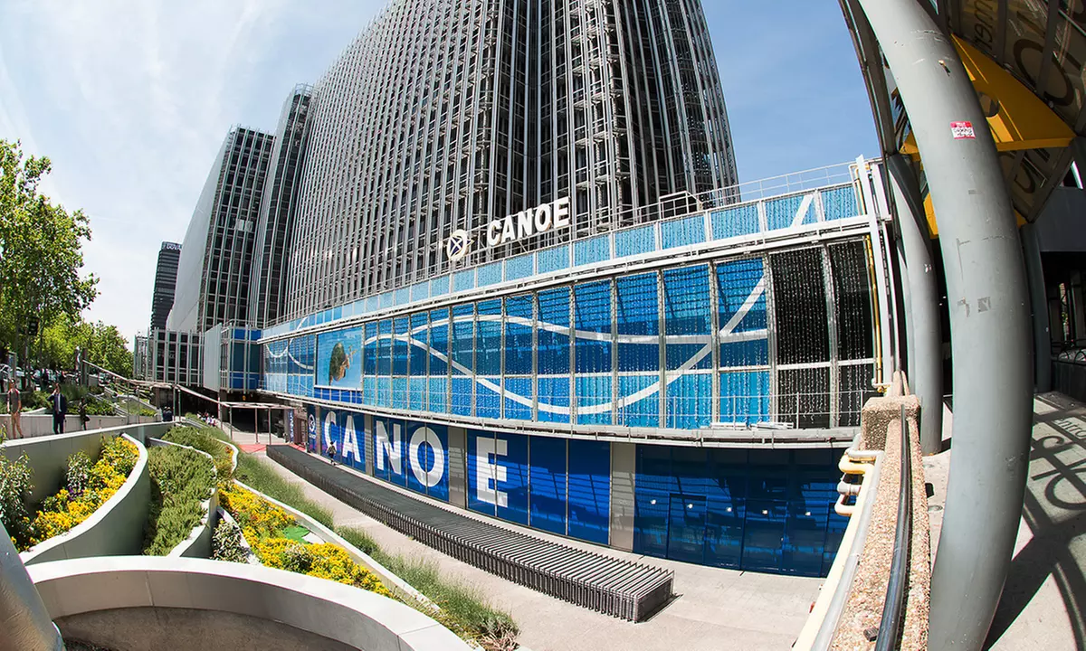 Noche de bingo y hamburguesas para 2 en Canoe