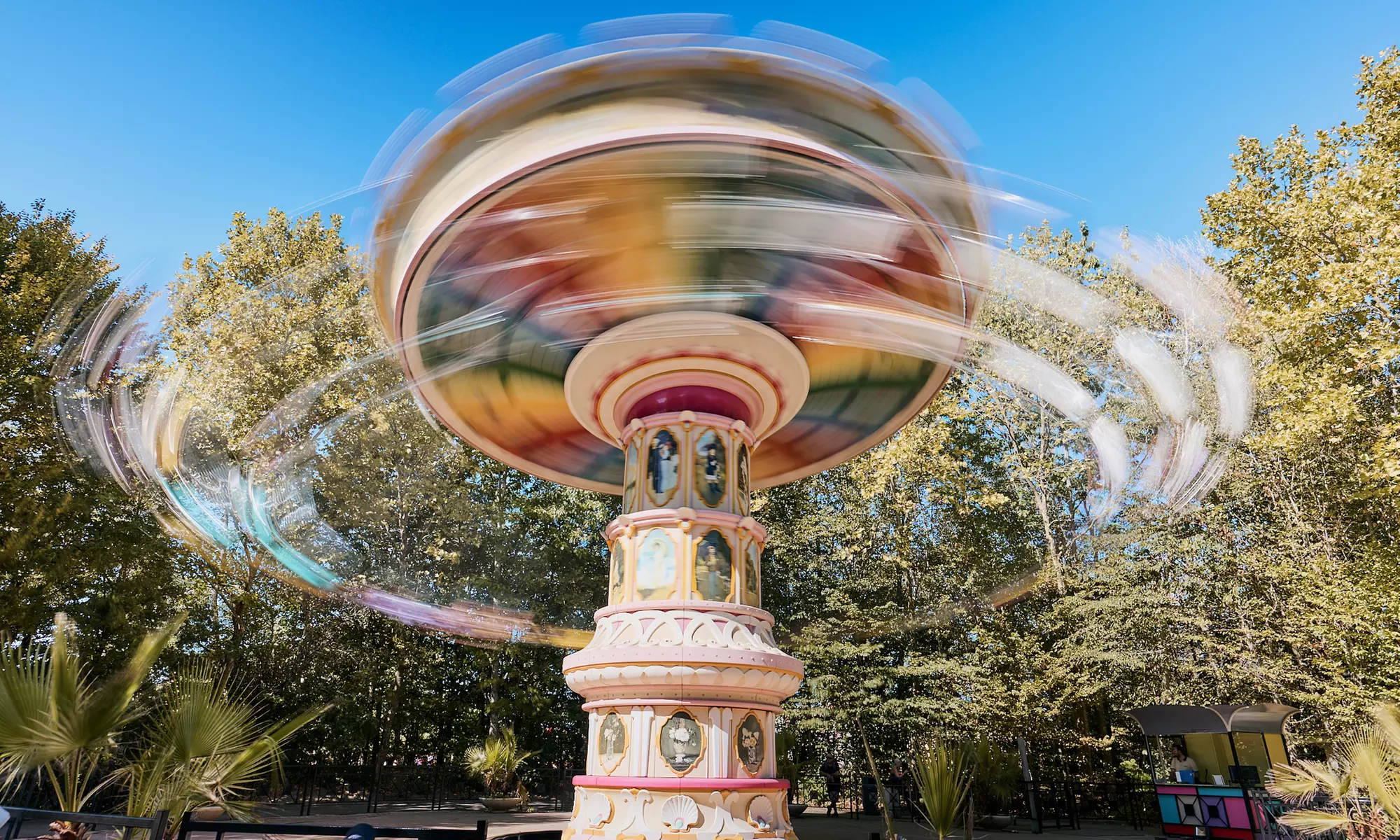 Expérience multi-parcs avec attractions et sensations aquatiques