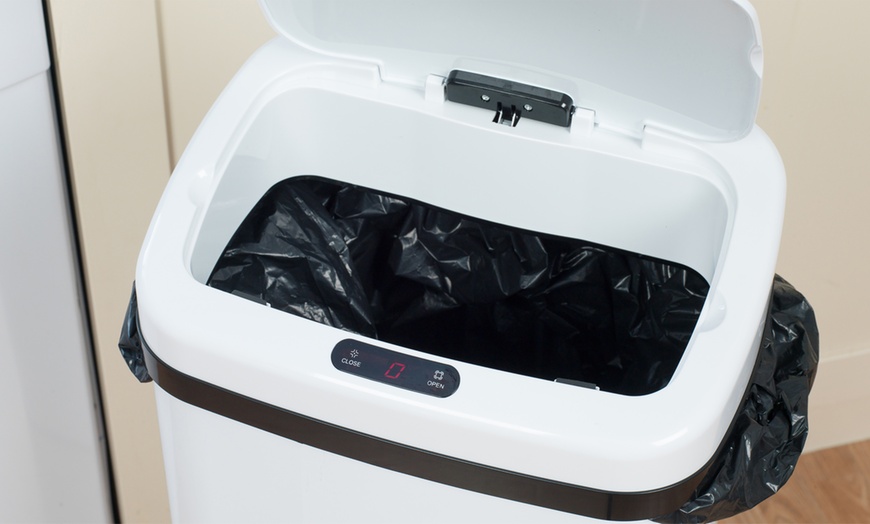 Image 6: Russell Hobbs 50L Sensor Bin