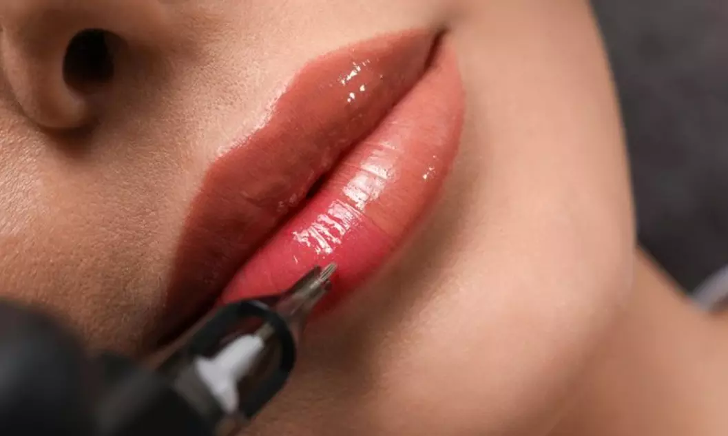 Sesión de micropigmentación de labios con hasta 60% de descuento - Primary Image