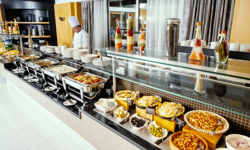 Image 3: Enjoy a Delicious 4* Iftar Buffet with Free-flowing Ramadan Beverages