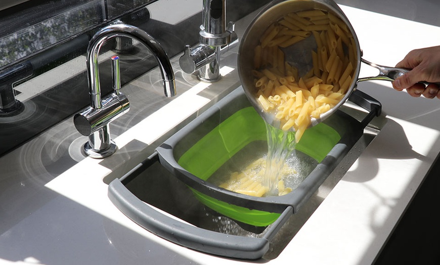 Image 10: Collapsible Colander with Handles