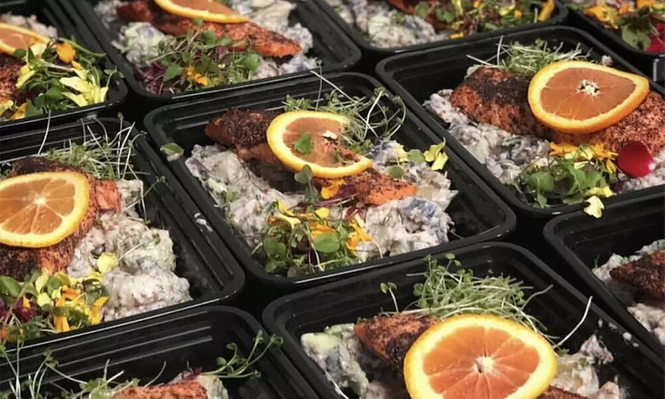 Catering dietetyczny: dieta redukcyjna z dostawą na 3 dni od 94,99 zł i więcej z Mniami Box – wiele miast - Primary Image