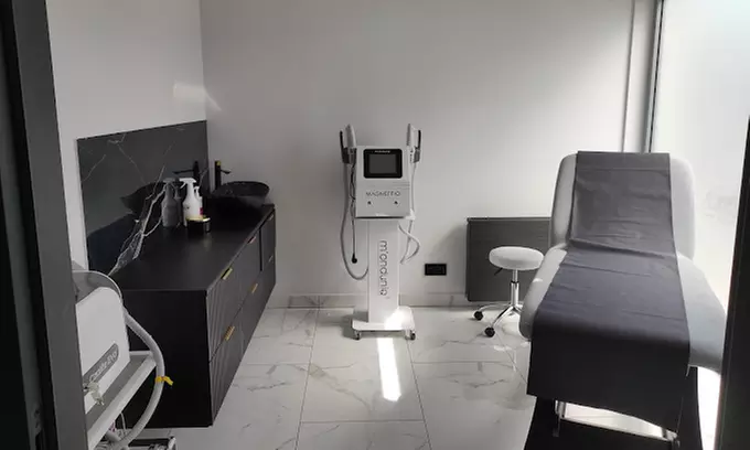 Lipolaser, presoterapia lub elektrostymulacja mięśniowa EMS