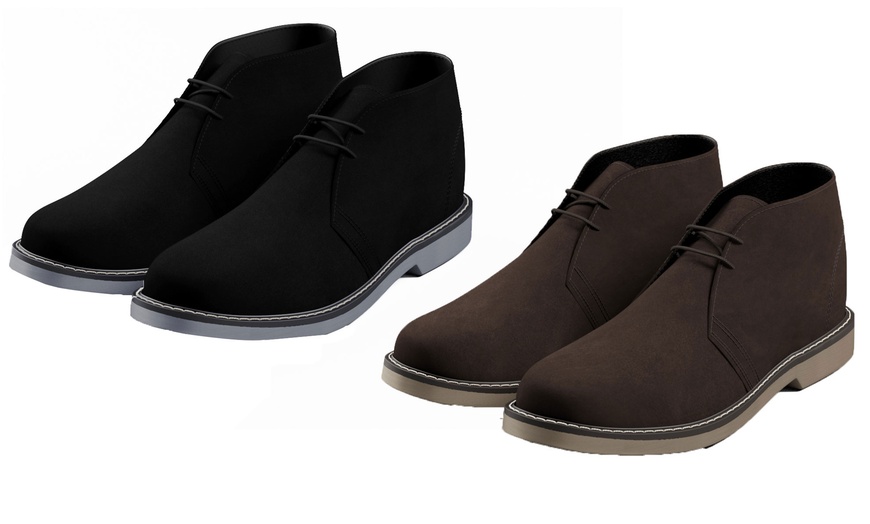 Image 2: Chaussures en daim pour homme