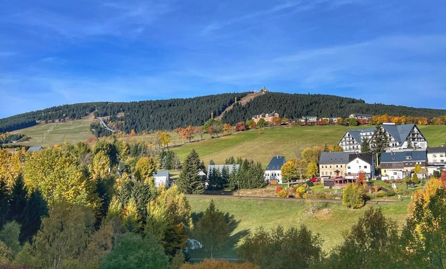 Image 8: Oberwiesenthal im Erzgebirge: 2 Nächte inkl. Halbpension und Wein