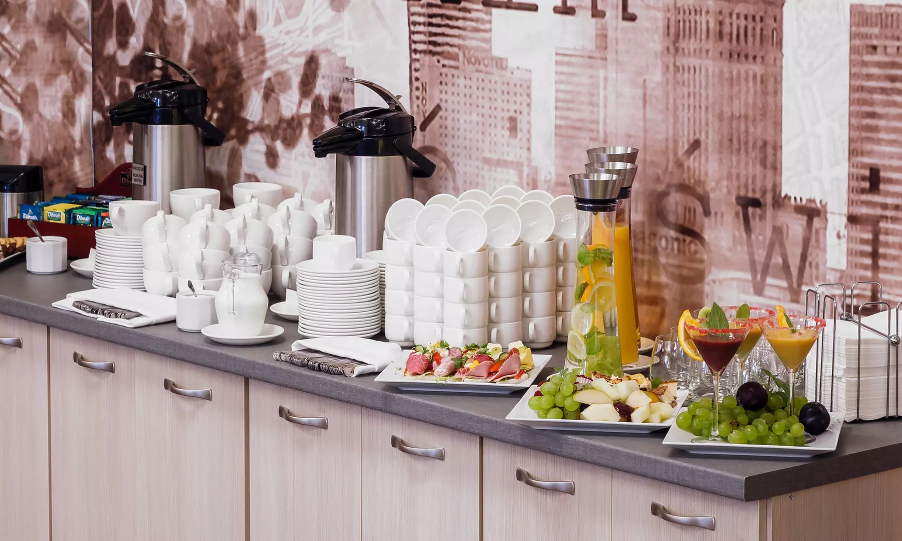 Raszyn k. Warszawy: pokój 2-os. z wyżywieniem, basenem i więcej