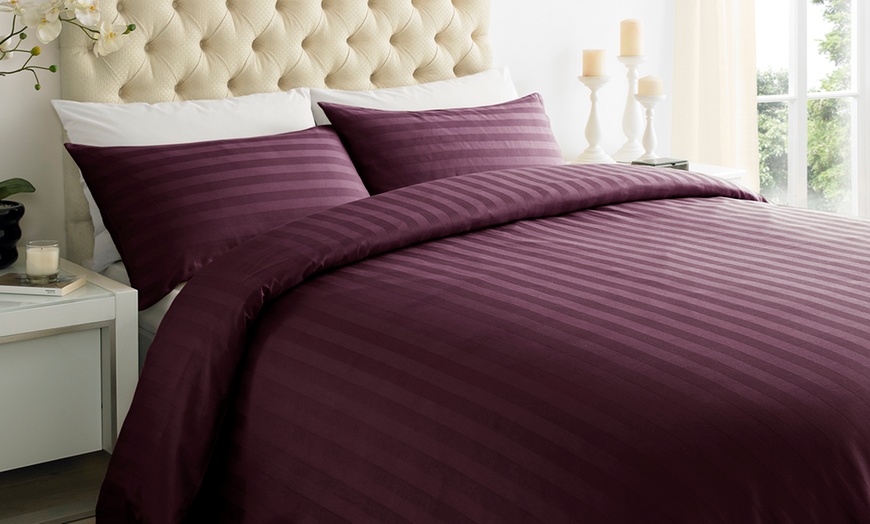 Image 8: 250TC Hotel-Stripe Duvet Cover Set