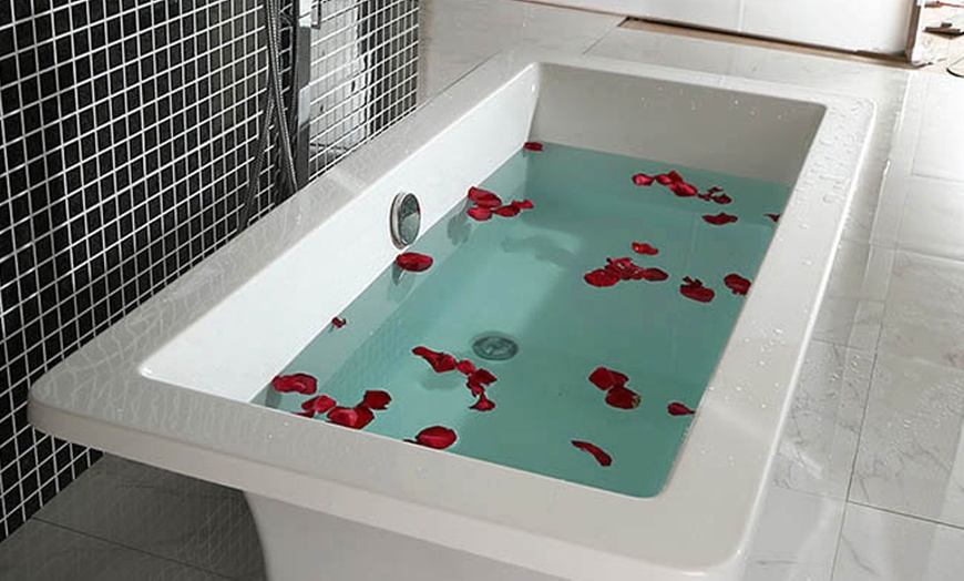 Image 4: Deluxe Home Bath