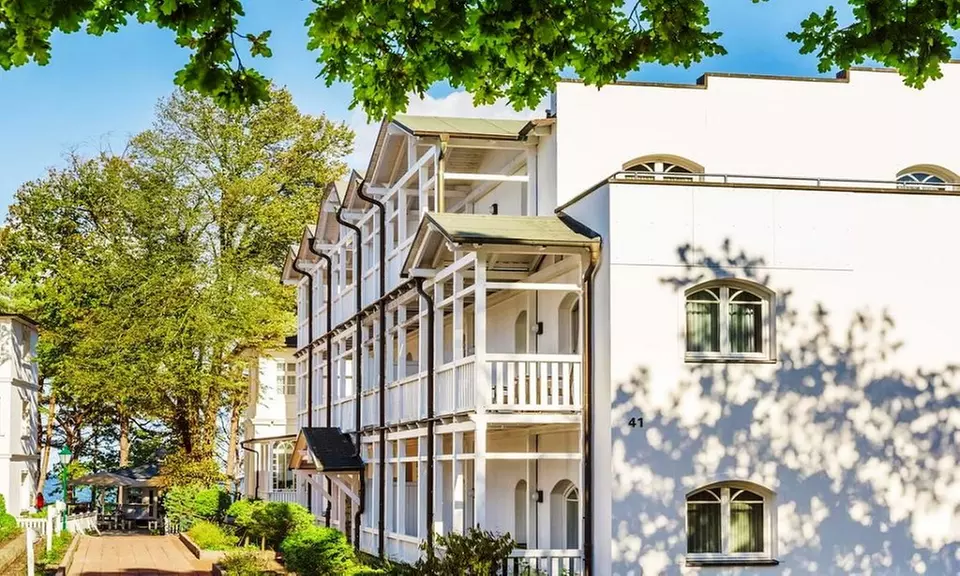 Rügen: 2-Zimmer-Suite mit Balkon inkl. Halbpension