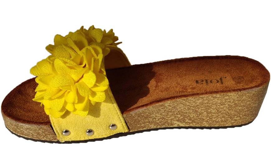 Image 10: Women's Flower Details Slippers