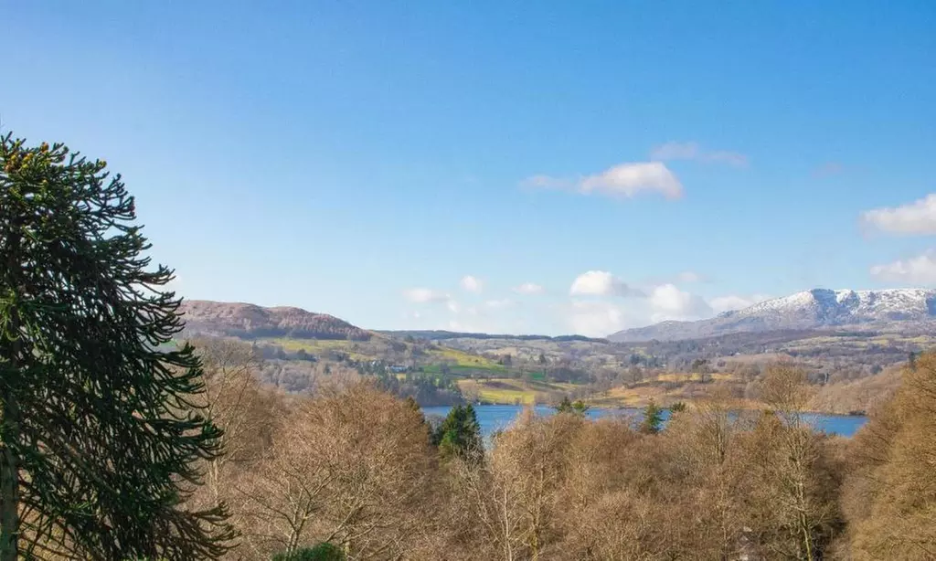 4* Lake District: Romantic Lake Cruise & Scenic Stay for 2