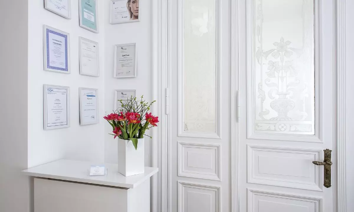 Injektionslipolyse an bis zu 3 Zonen: Reduziere Fettpolster effektiv