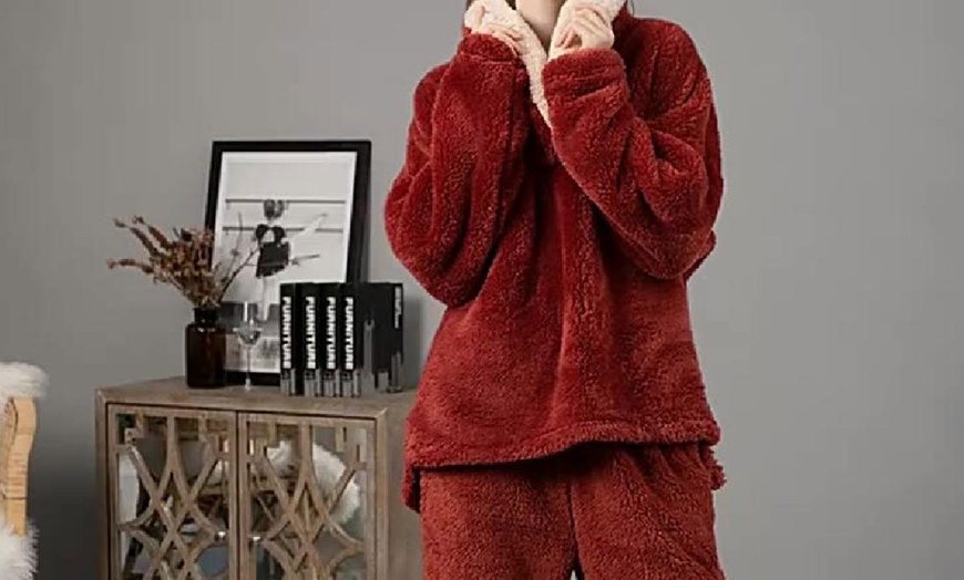 Image 2: Women's Two-Piece Fuzzy Pajama Sets