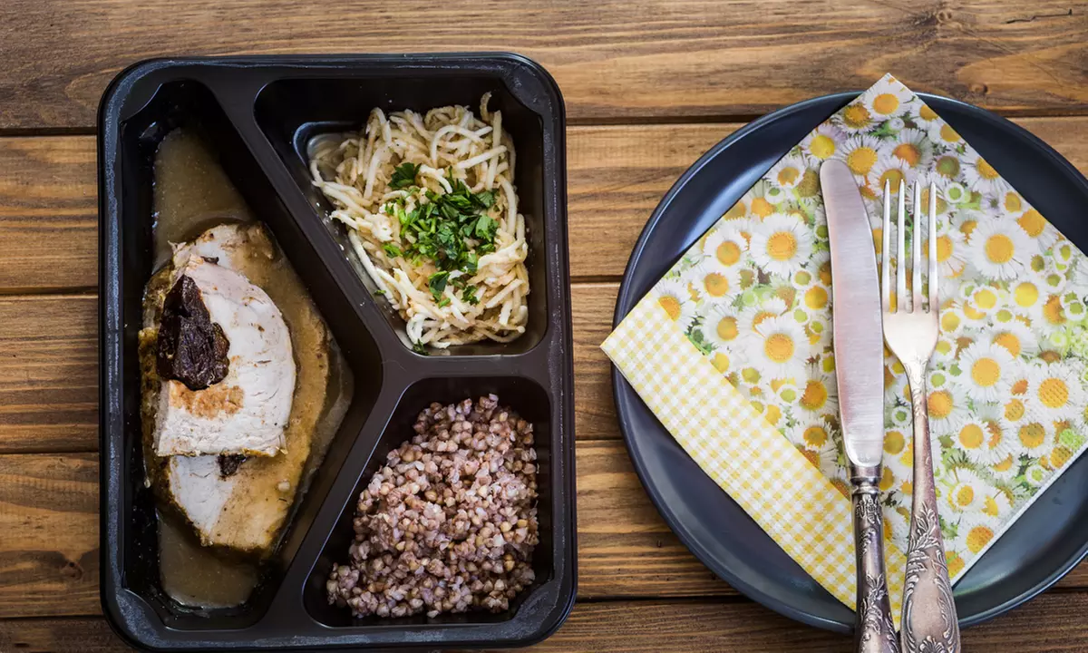 5-dniowy catering dietetyczny 1500 kcal od 179 zł i więcej opcji z firmą Zielona Terapia Catering Dietetyczny - Primary Image