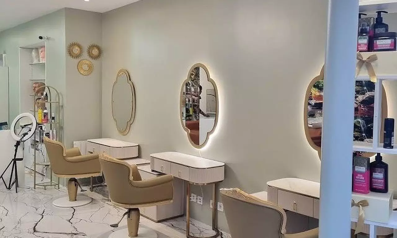 Éclat naturel : forfait balayage, shampoing, séchage ou coiffage