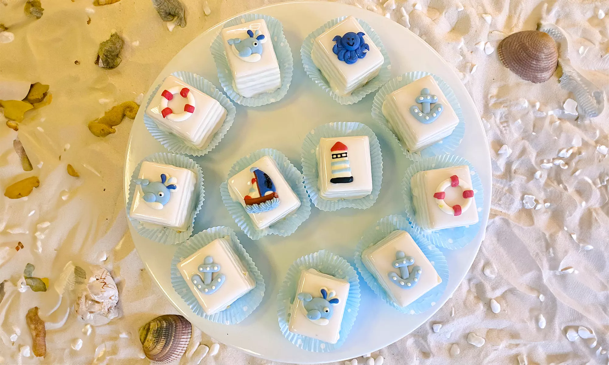 Hausgemachte Torte & Heißgetränk für 1 - 8 Personen