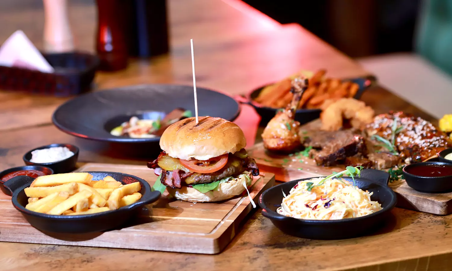 Premium Burger mit Beilage & Dessert nach Wahl für 1, 2 oder 4 Pers.