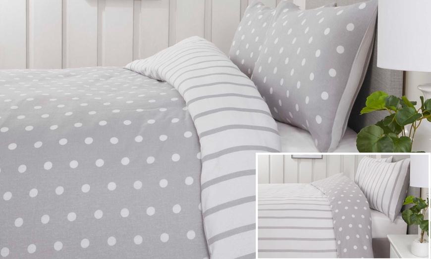 Image 5: Spots and Stripes Reversible Easy Care Duvet Set