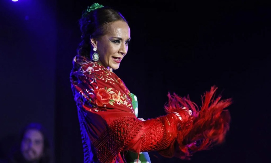 Image 8: Espectáculo flamenco con bebida o cena para dos personas