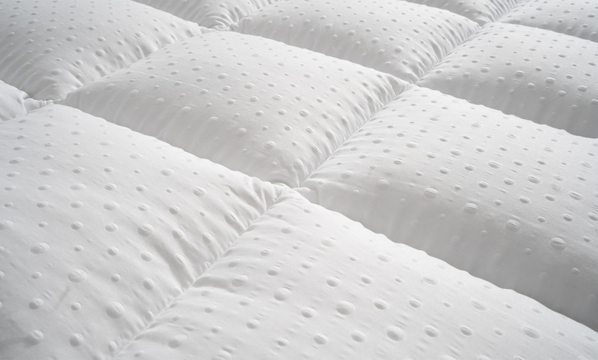 Image 4: Surmatelas Cosy en microfibre. Sampur