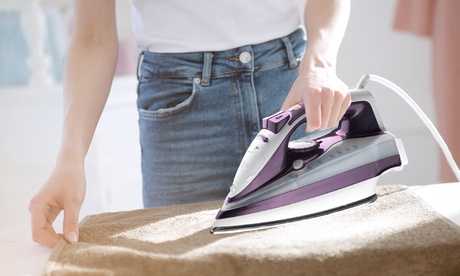 Ferro da stiro a vapore con funzione di stiratura verticale, da Silvano