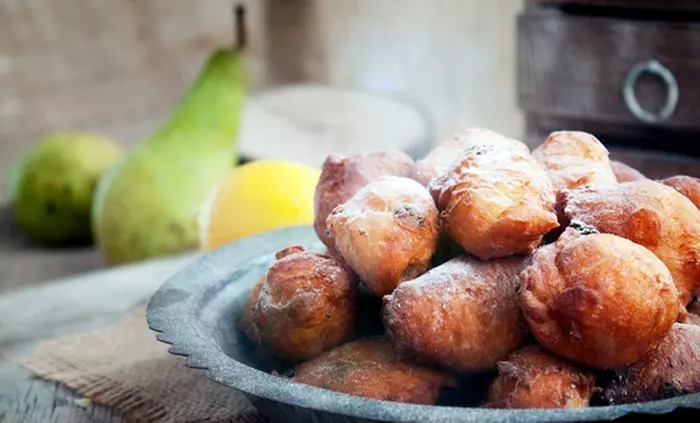 Food On Foot NYC Tour: Pick Your Eats, Ride the Subway, Eat Local!