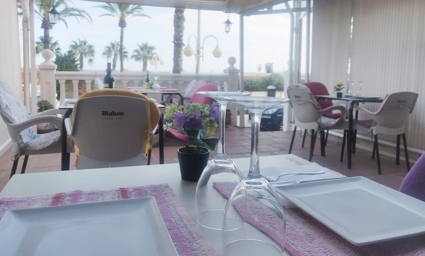 Image 11: Menú de arroces y pescados: sabores del Mediterráneo