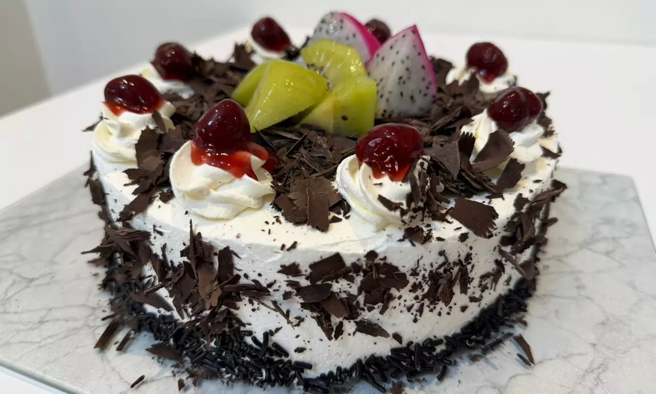 Takeaway Cake of Choice: One Kg