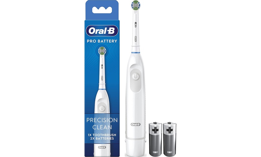 Image 31: Elektrische tandenborstel en opzetborstels naar keuze van Oral-B