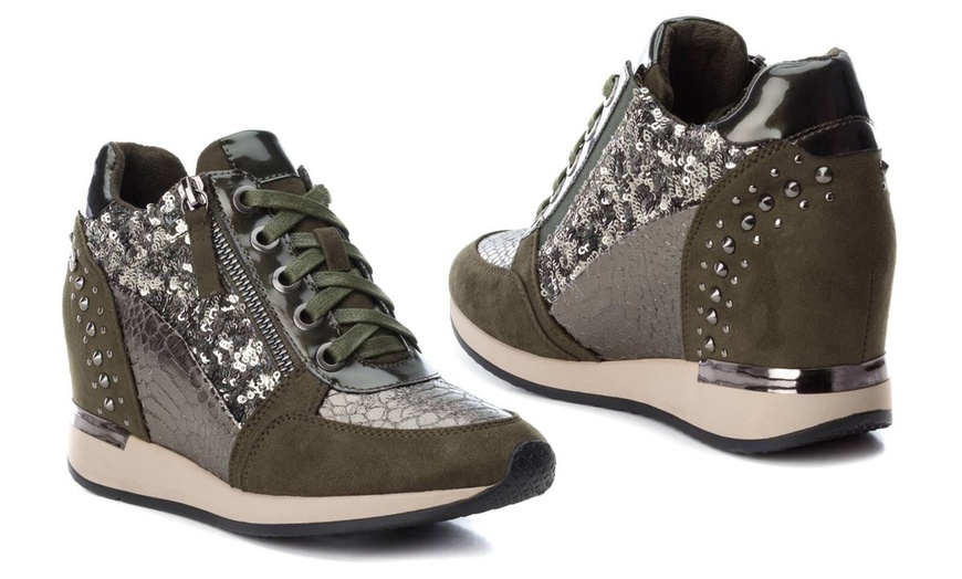 Image 8: Sneakers con zeppa XTI da donna