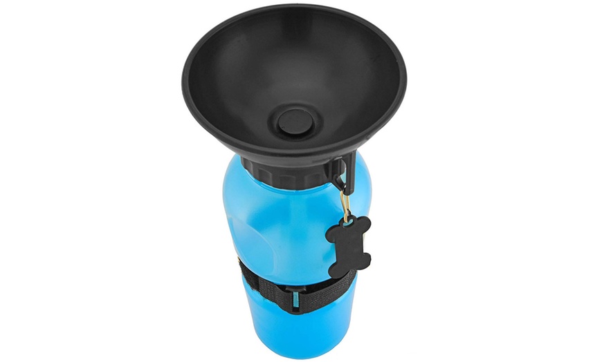 Image 4: 2-in-1 Pet Water Bottle and Bowl