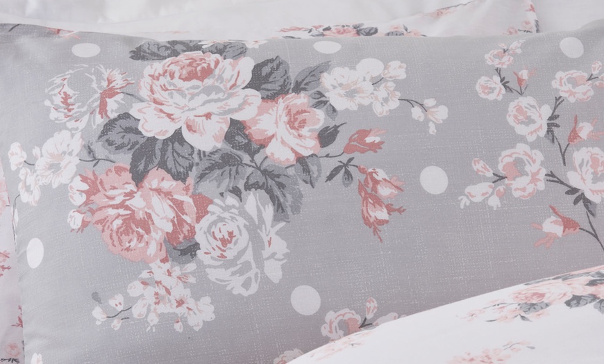 Image 3: Bouquet Reversible Duvet Set