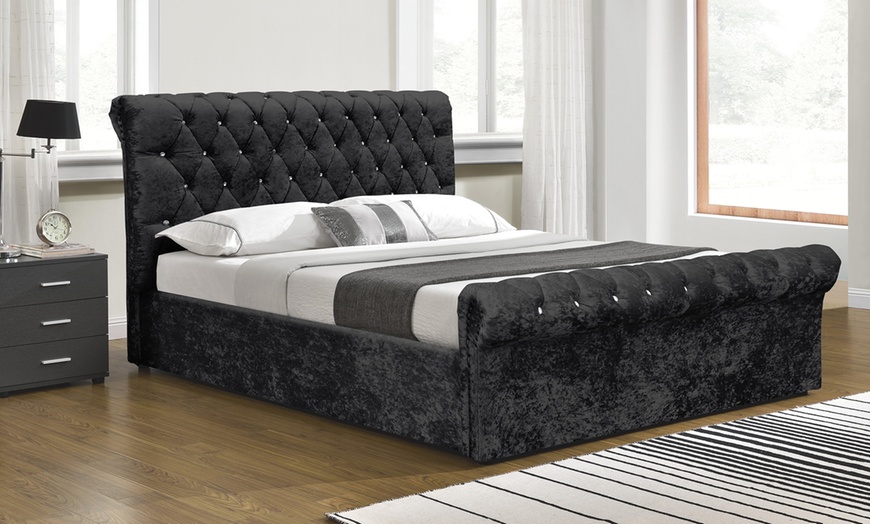 Image 4: Chesterfield Ottoman Bed