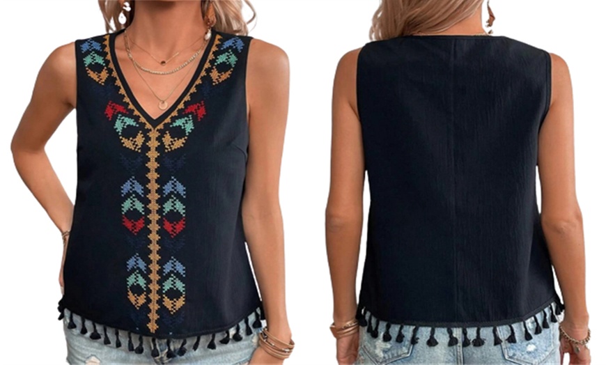 Image 5: Women‘s Tassel Design V-Neck Top