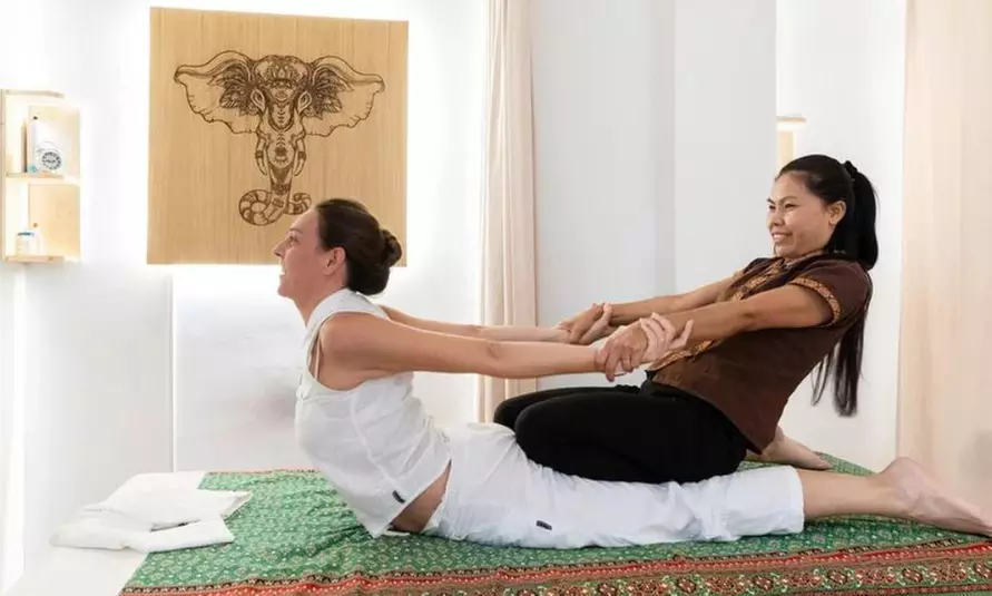 Ritual en pareja en sala VIP con masajitas tailandesas tituladas