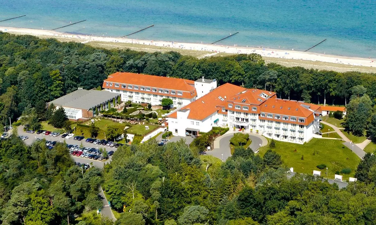 Ostsee: Superior-Doppelzimmer für Zwei mit Frühstück o. Halbpension u. 1 Flasche Wein im IFA Graal Müritz Hotel & Spa - Primary Image